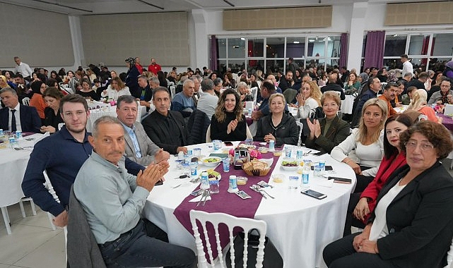 Burhaniye Belediyesi'nden Öğretmenler Günü Yemeği