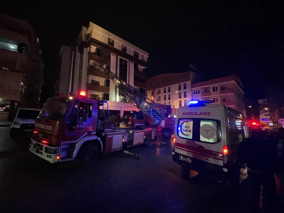 Bursa'da bir otelde çıkan yangında 8 kişi dumandan etkilendi