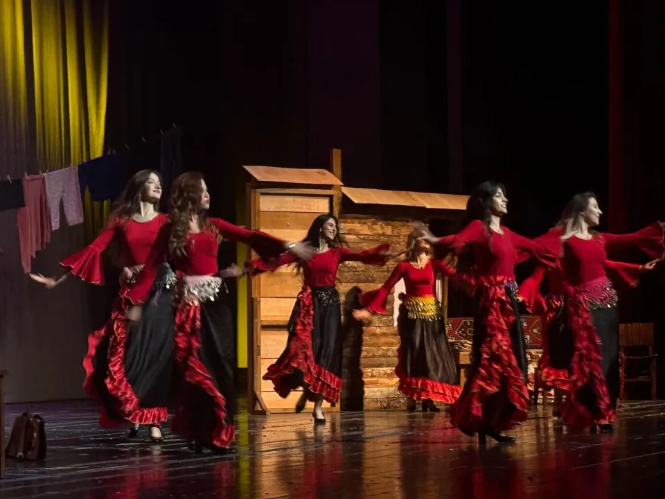 Bursa'da "Deli Ayten" adlı tiyatro oyunu sahnelendi