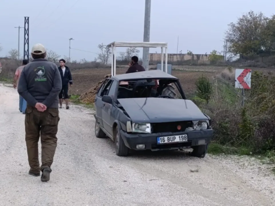 Bursa’da iki otomobil çarpıştı: 1 ölü, 2 yaralı
