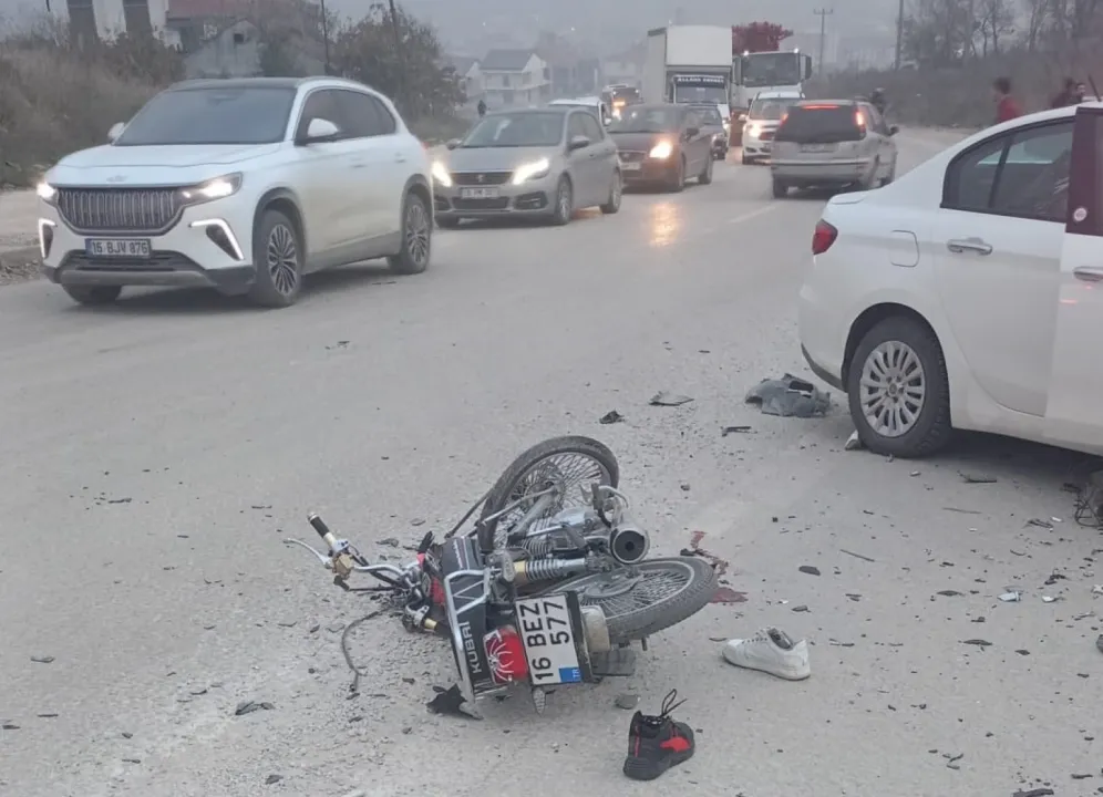 Bursa'da otomobille motosikletin çarpıştığı kazada 1 kişi öldü, 1 kişi yaralandı