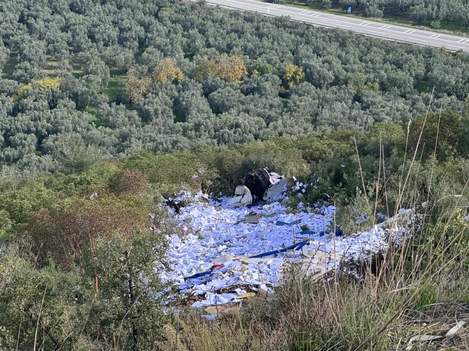 Bursa'da uçuruma devrilen kamyondaki 2 kişi öldü