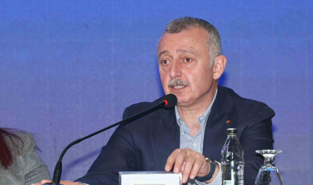 Büyükakın'dan Özel'e: "Sen müfterisin, önce bu yaftadan kurtul, ondan sonra konuş"