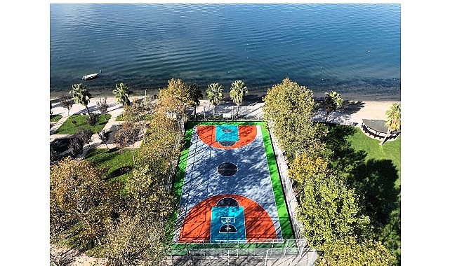 Büyükşehir'den spor sahalarına yenileme çalışması