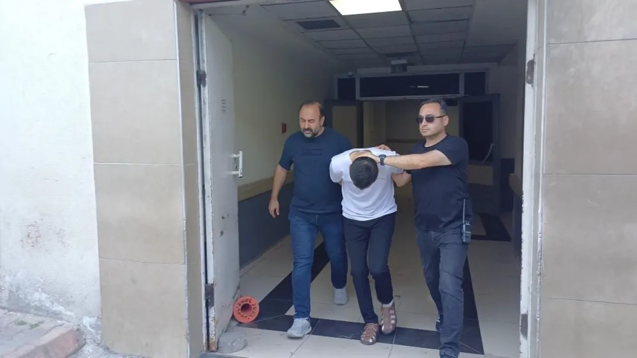 Camide boğazını kesip öldürdüğü adamın karısına "Şimdi git kocanın leşini topla" demiş