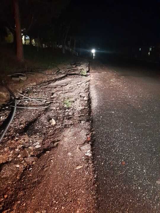 Camili’de aydınlatma sorunu yayalar için tehlike oluşturuyor