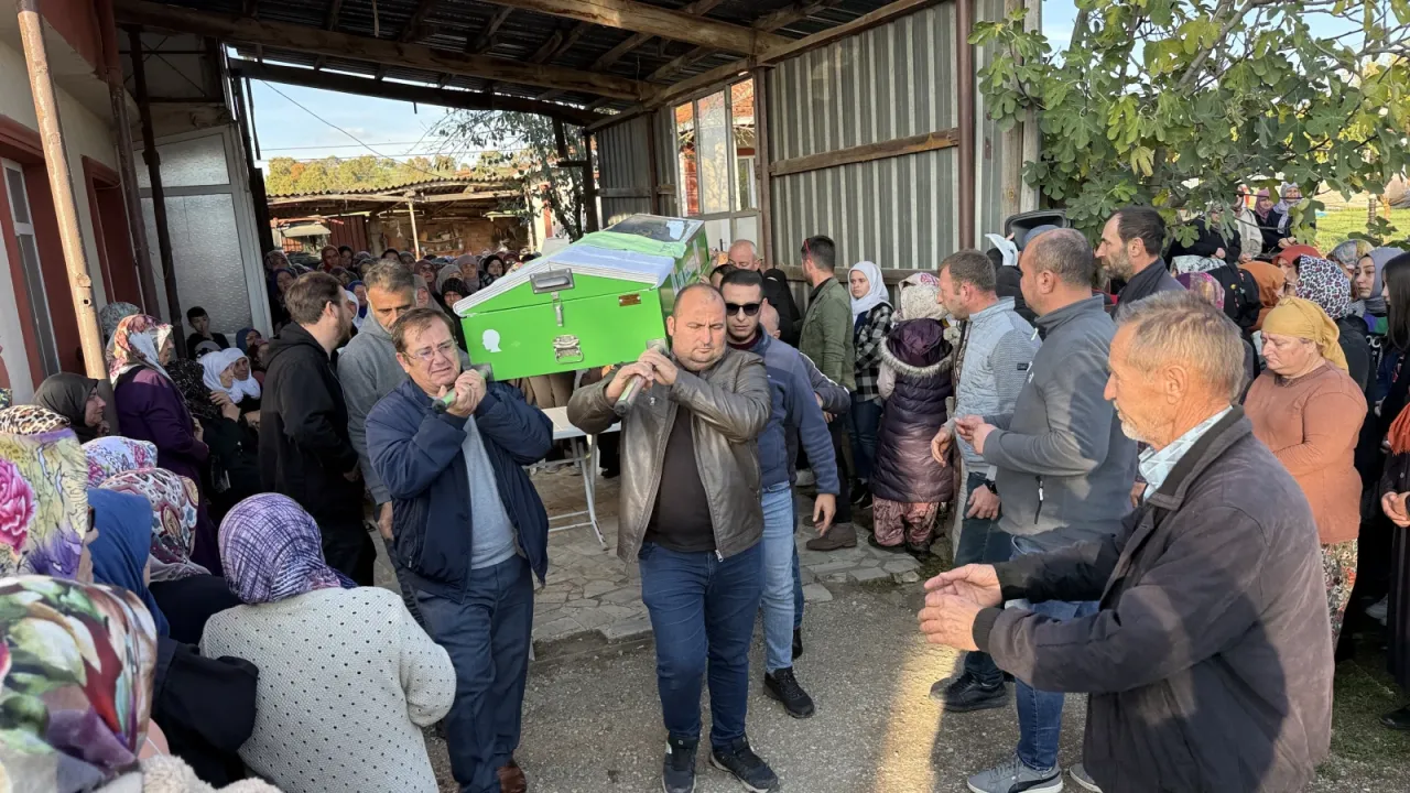 Çan'da oyun oynarken üzerine saban düşmesi sonucu ölen çocuğun cenazesi defnedildi