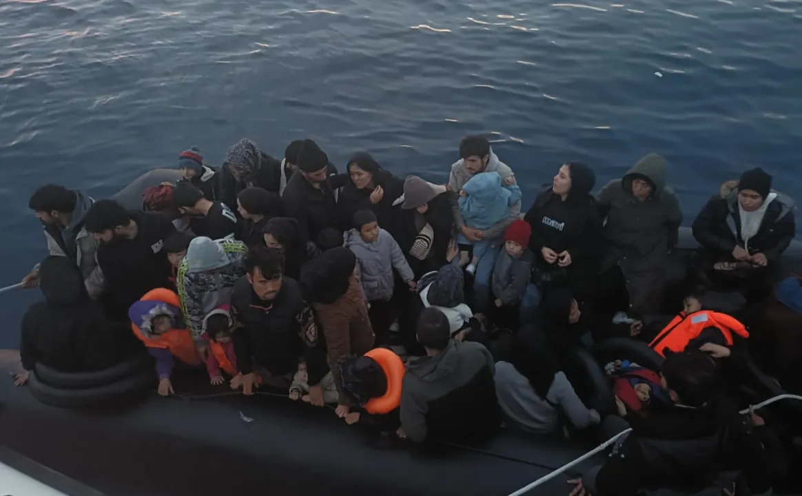 Çanakkale'de 42 düzensiz göçmen yakalandı