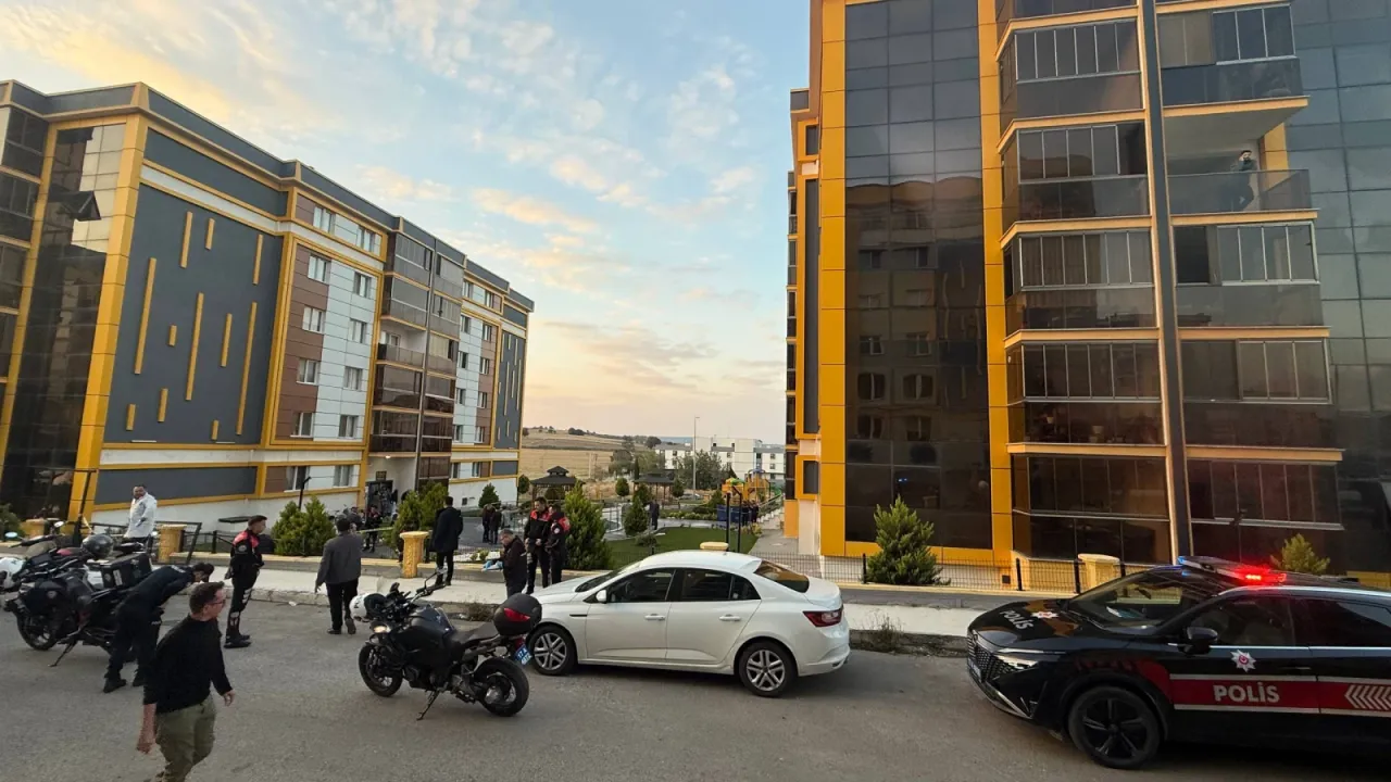 Çanakkale'de komşular arasında çıkan kavgada 1 kişi öldü