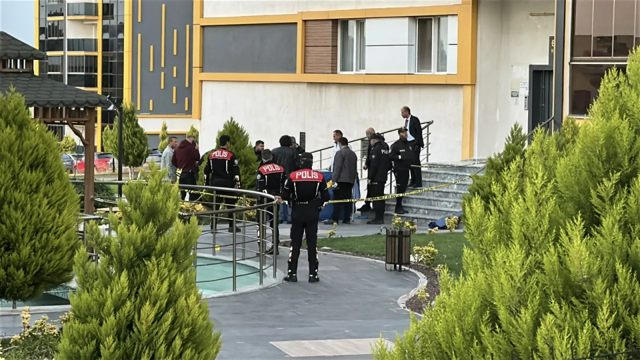 Çanakkale’de sağlık astsubayı, tartıştığı emekli astsubayı öldürdü