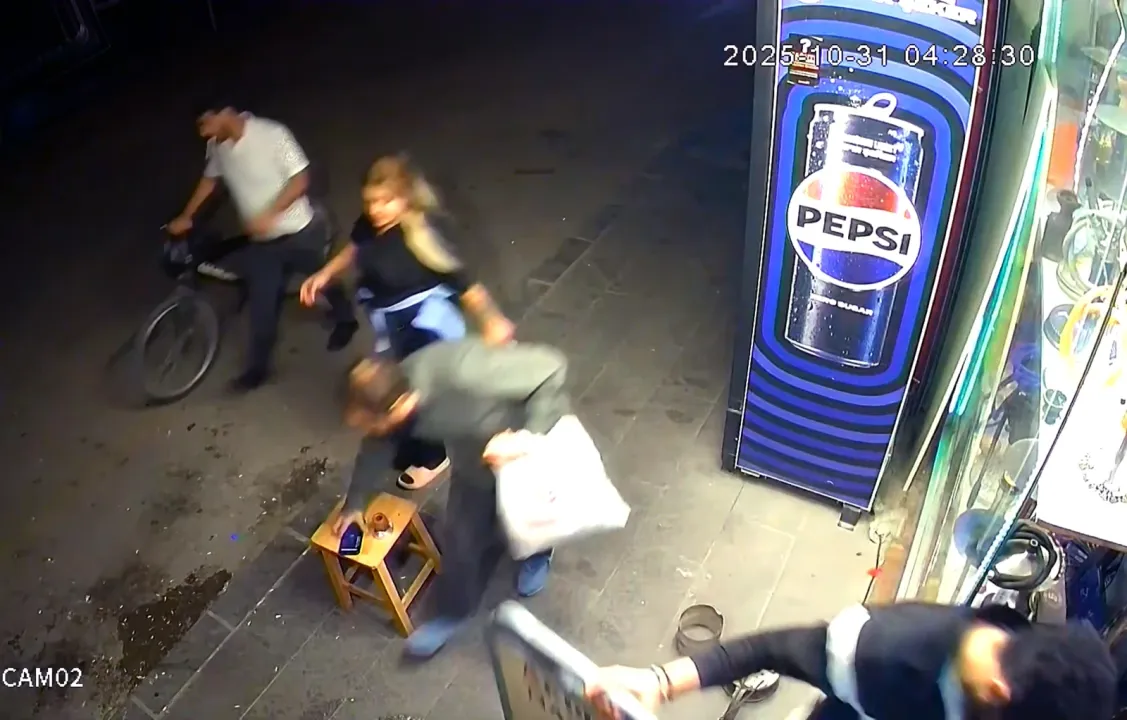 Çekirdek çitlerken taburenin üzerinde gördüğü telefonu çaldı, ‘şeytana uydum’ dedi