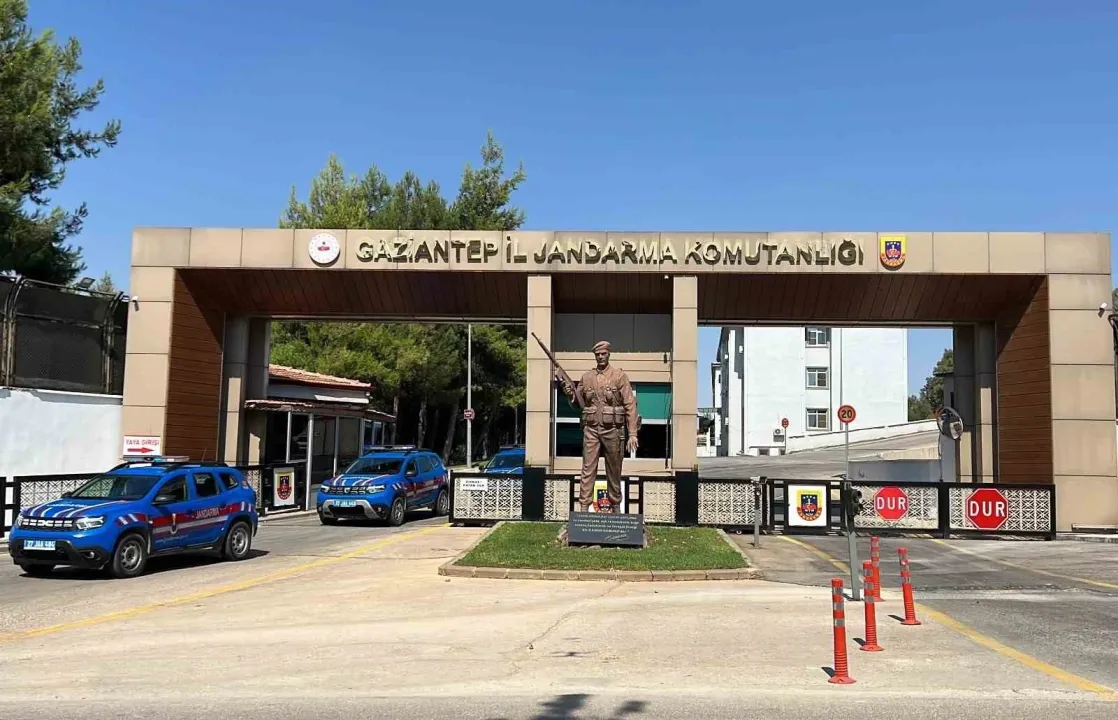 Çeşitli suçlardan aranan 2 bin 429 şahıs yakalandı