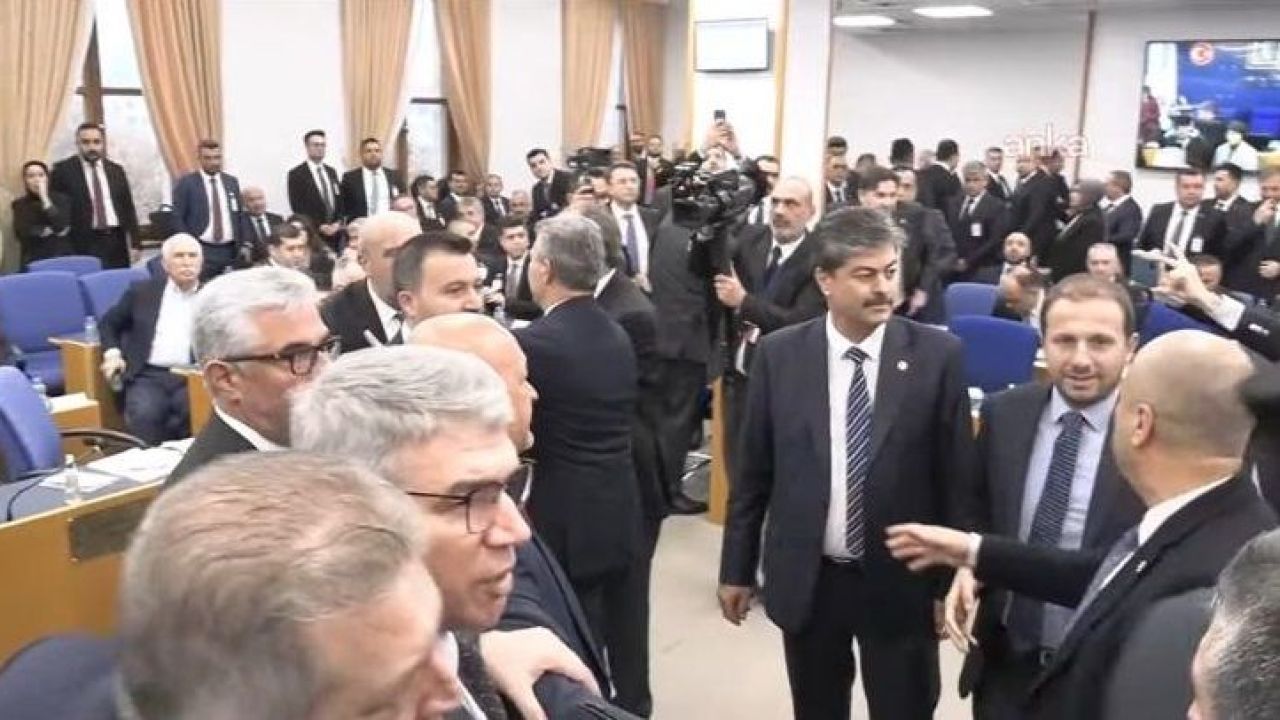 CHP'li Alp'ten, Et ve Süt Kurumu Müdürü Taylan'a tepki: "Sen mücahit misin, müteahhit misin"