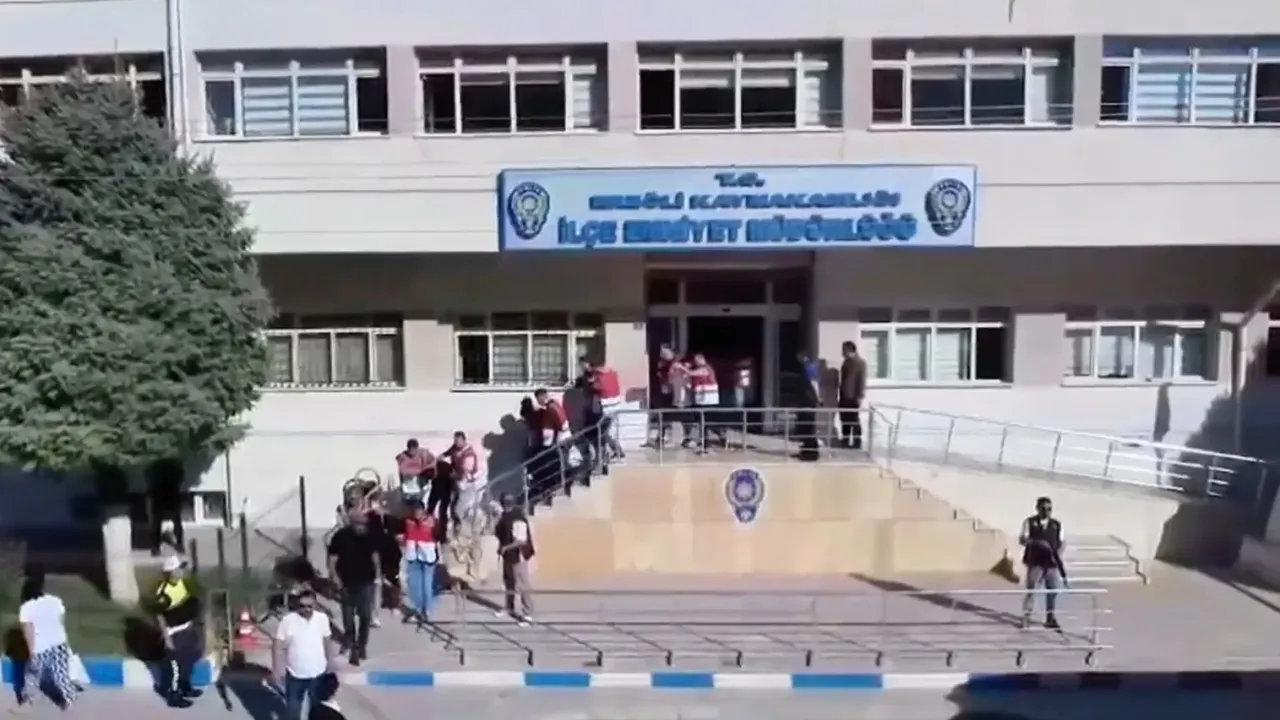 Dolandırıcı şebekelerine karşı Sakarya’ya uzanan dev operasyon: 206 tutuklama