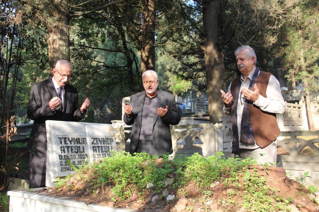 Dostları Şair Teymur Ateşli’yi unutmuyor