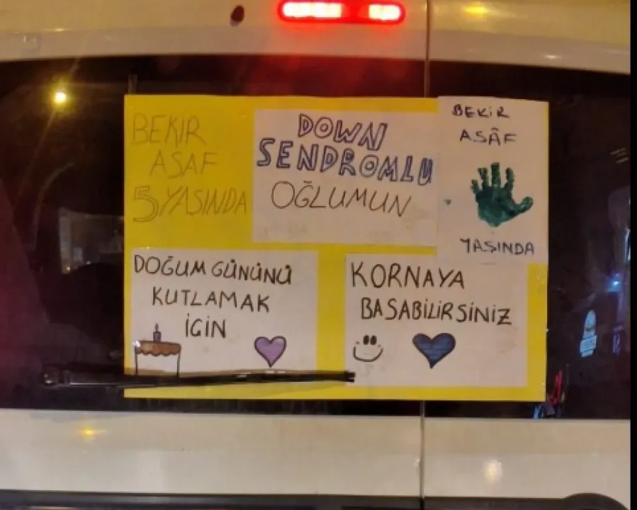 Down sendromlu Bekir Asaf'ın doğum gününü, sürücüler kornalarla kutladı