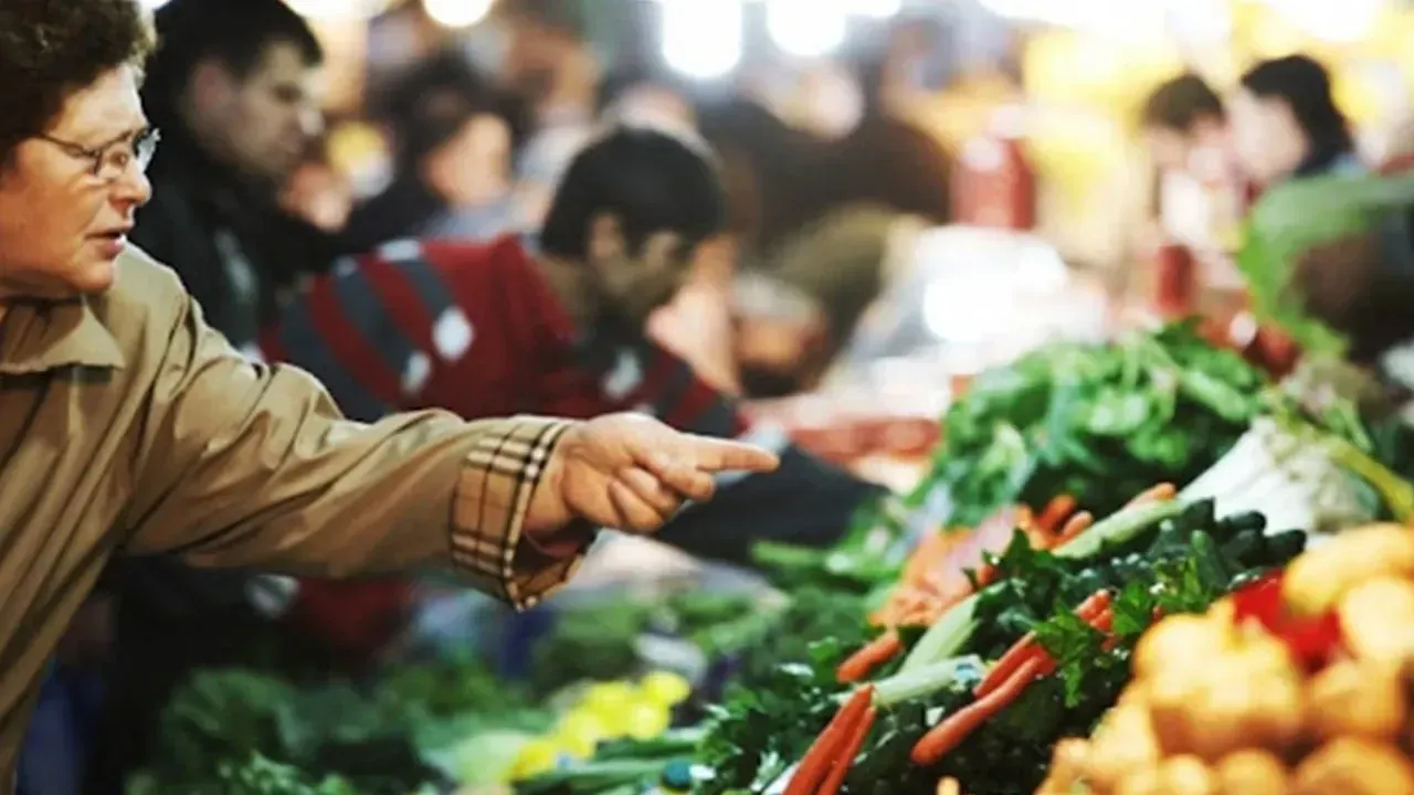 Dünya genelinde fiyatlar düşerken Türkiye’de gıda maliyetleri rekor seviyede