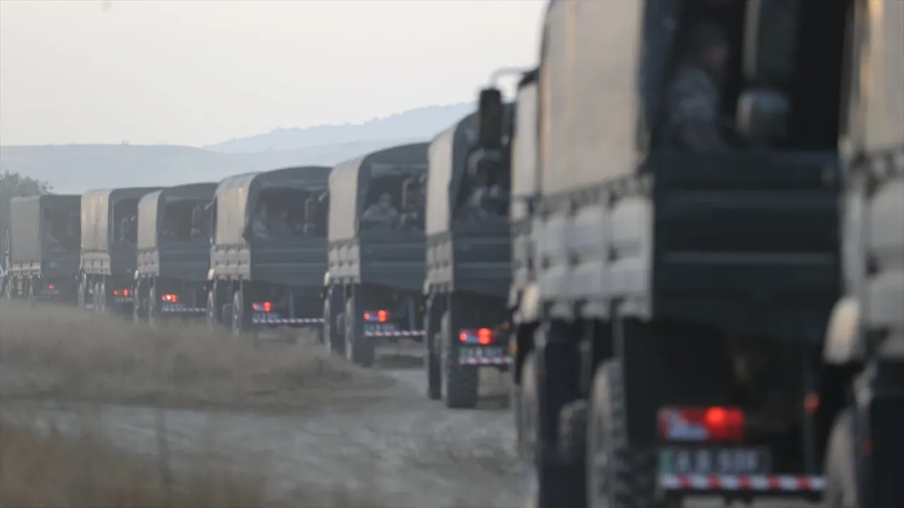Düşen askeri uçağın enkazı tırlarla yurda getirildi 