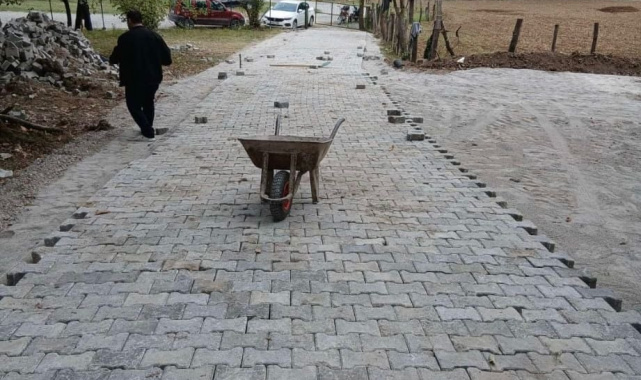 Düzce'de köy iç yollarda kış öncesi son çalışmalar yapılıyor