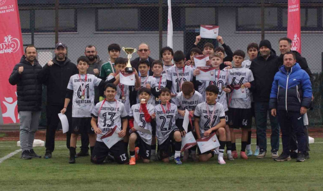 Düzce'de şampiyon İsmetpaşa ortaokulu oldu