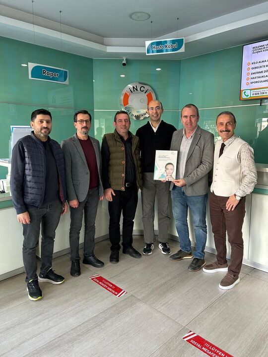 Eczane Teknisyenleri'nden İnci Göz’e ziyaret