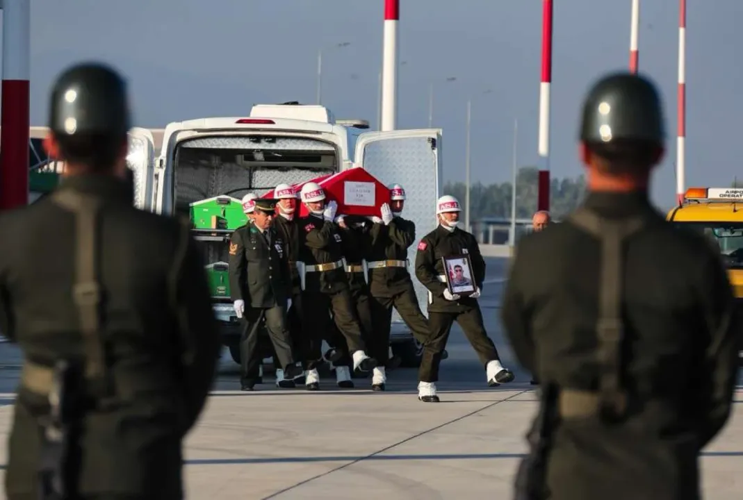 Eğitim sırasında şehit olan askerin cenazesi, törenle memleketine uğurlandı