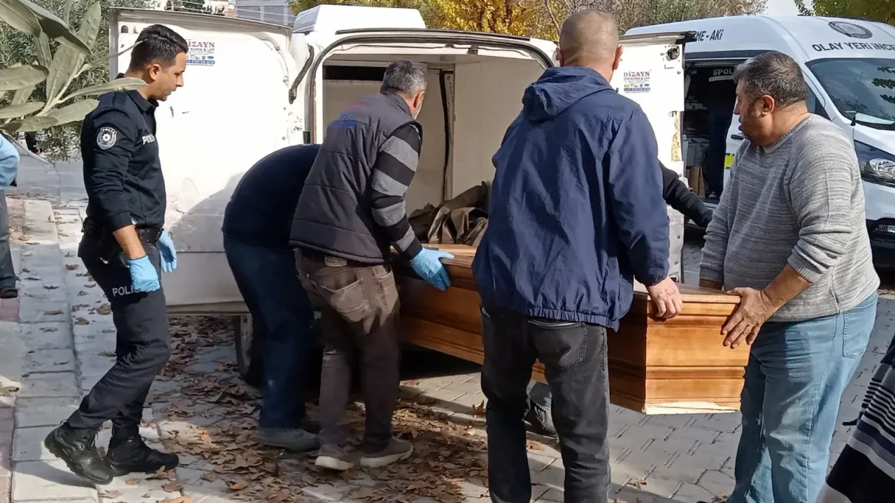 Engelli şahıs boğazı kesilmiş halde evinde ölü bulundu