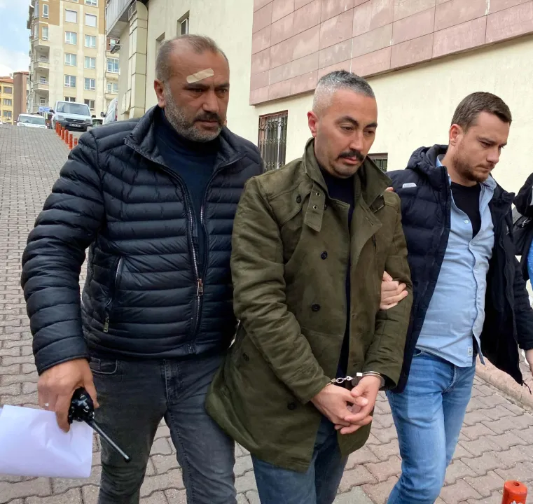 Eniştesini vurup, otomobille üzerinden geçmişti; bozma kararı sonrası yeniden yargılandı