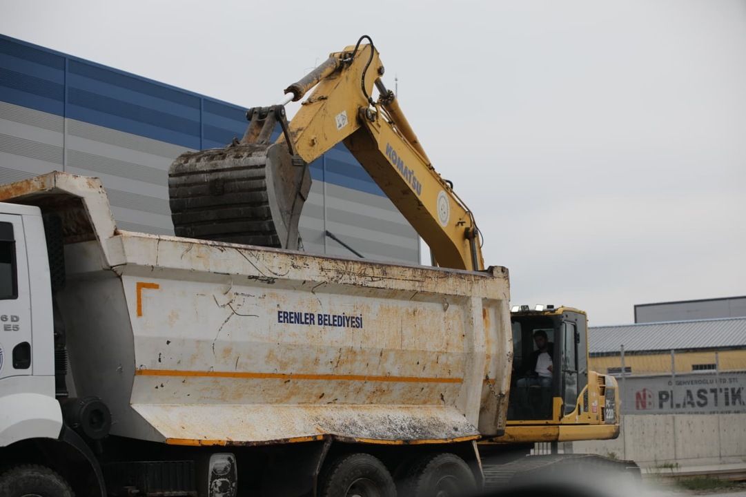 Erenler'de o cadde de yenileme çalışmaları başladı
