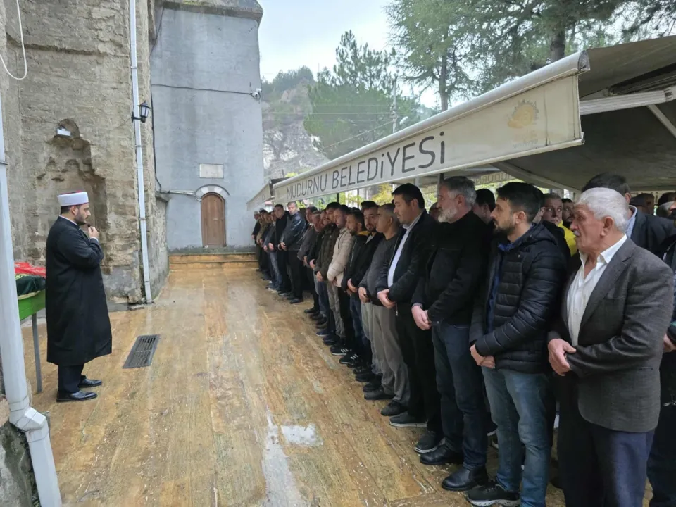 Eşinin öldürdüğü Hilal, son yolculuğuna uğurlandı