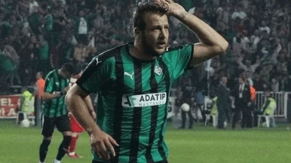 Eski Sakaryasporlu Batuhan Karadeniz hakkında kırmızı bülten kararı! Mal varlıklarına da el konuldu