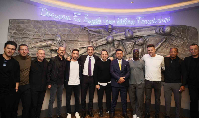 Fenerbahçe'nin eski yıldızları derbi öncesi bir araya geldi