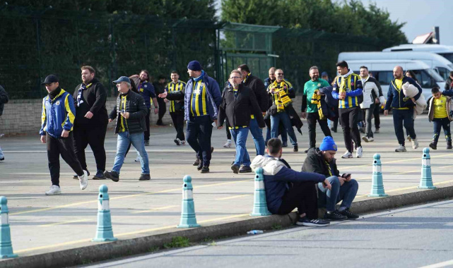 Fenerbahçeli taraftarlar Süper Kupa finali için stada geldi