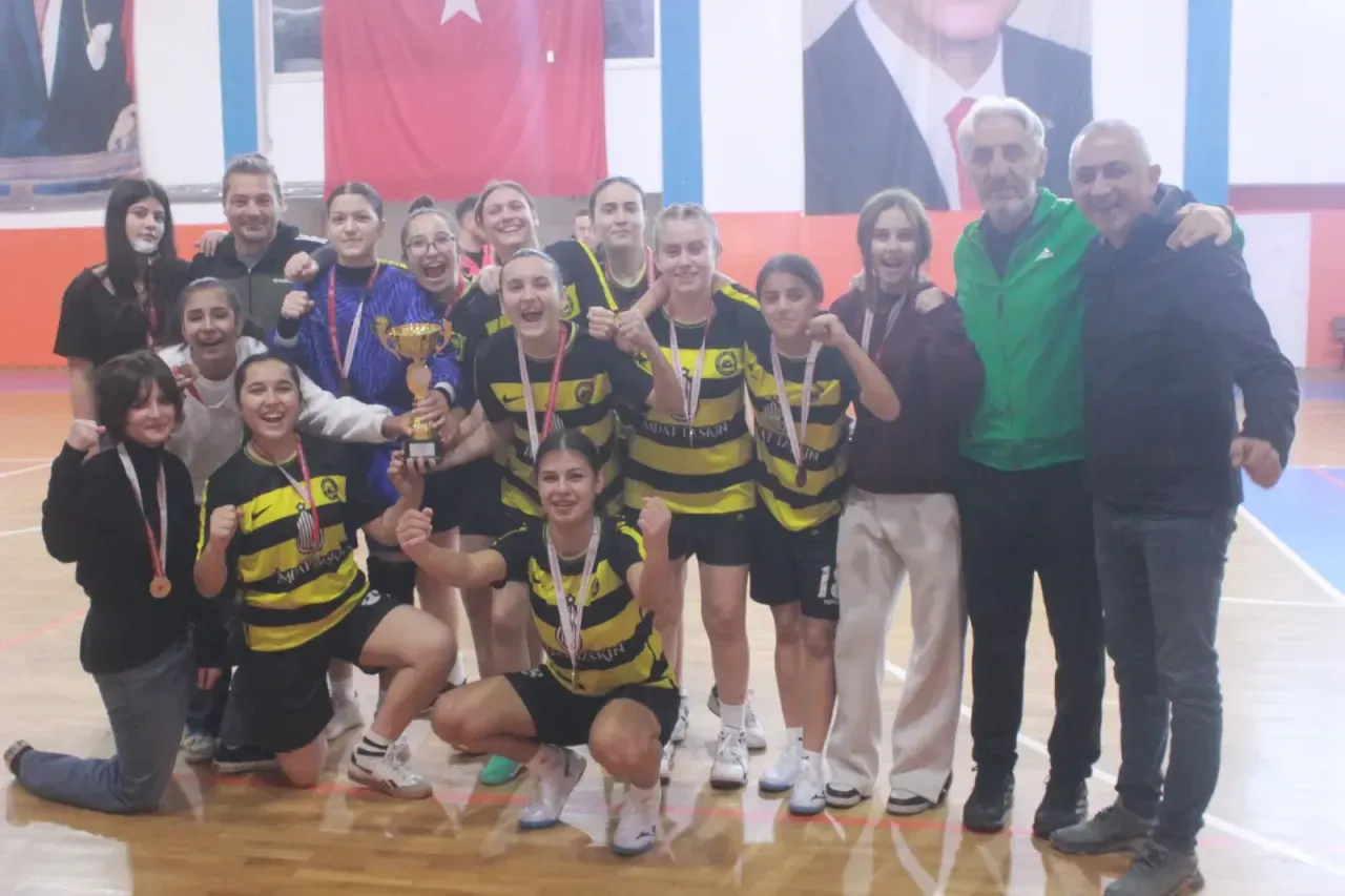 Futsal Genç Kızlarda şampiyon Hacı Zehra Akkoç
