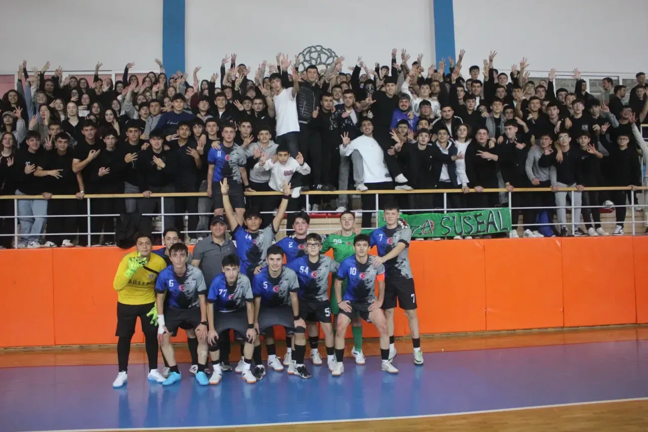 Futsal yarı final heyecanı başladı