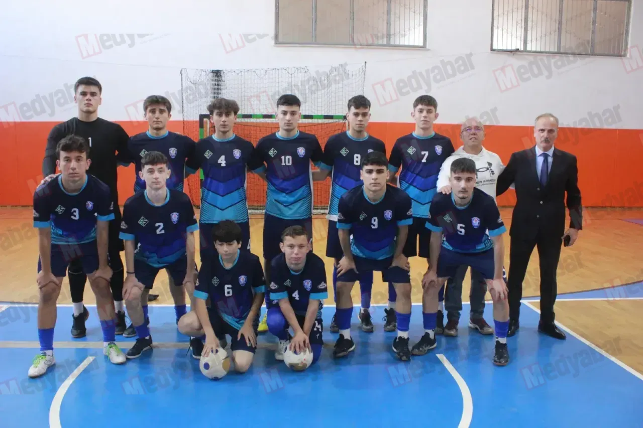 Futsalda perde açıldı