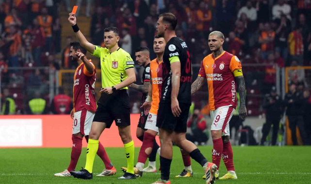 Galatasaray'da Roland Sallai kırmızı kart gördü