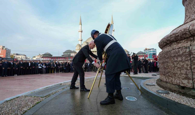 Gazi Mustafa Kemal Atatürk, Taksim Meydanı'nda düzenlenen programla anıldı