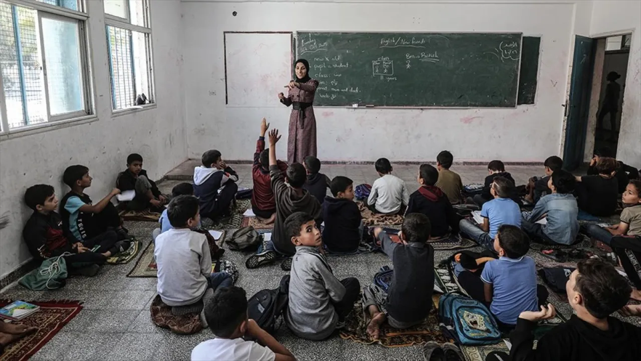 Gazze’de iki yıl aradan sonra ders zili çaldı