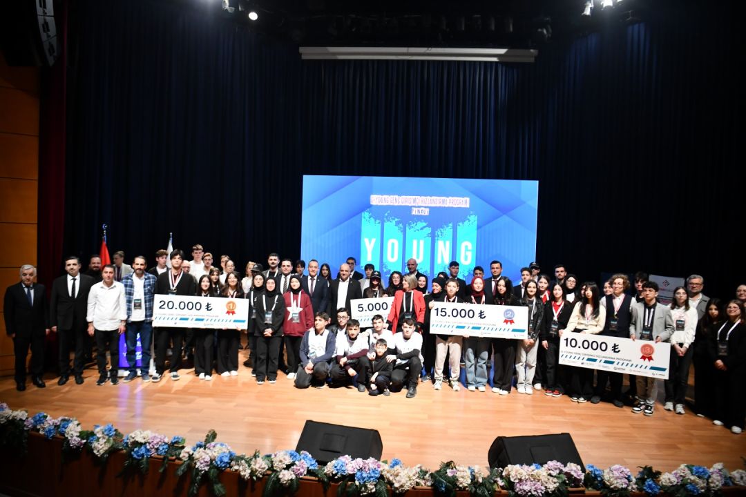 Geleceğin mucitleri SAÜ'de sahne aldı! G-YOUNG’da finalinde genç fikirler yarıştı