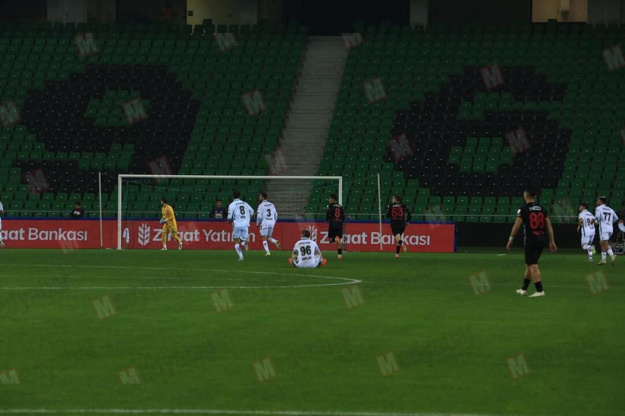 Genç kaleci, penaltıya geçit vermedi!