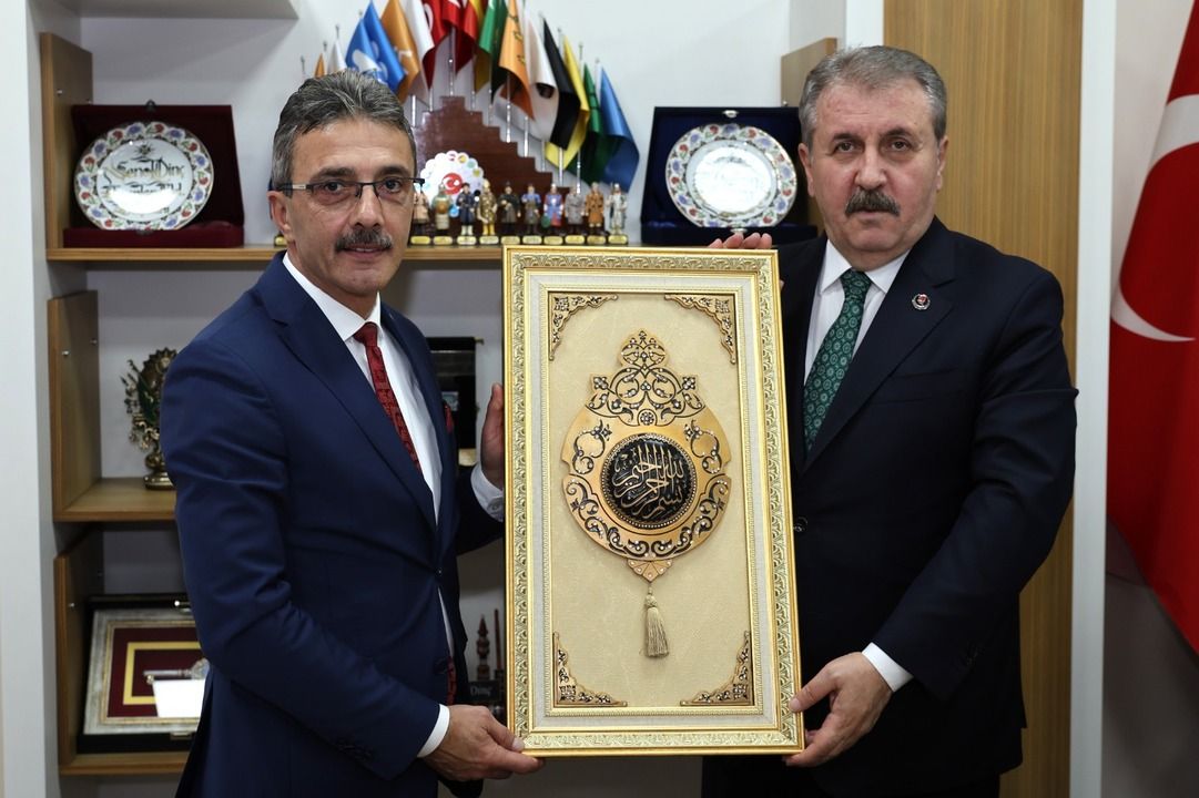 Genel Başkan Destici'den tebrik: Erenler'de memnuniyet yüzde 62'ye çıktı