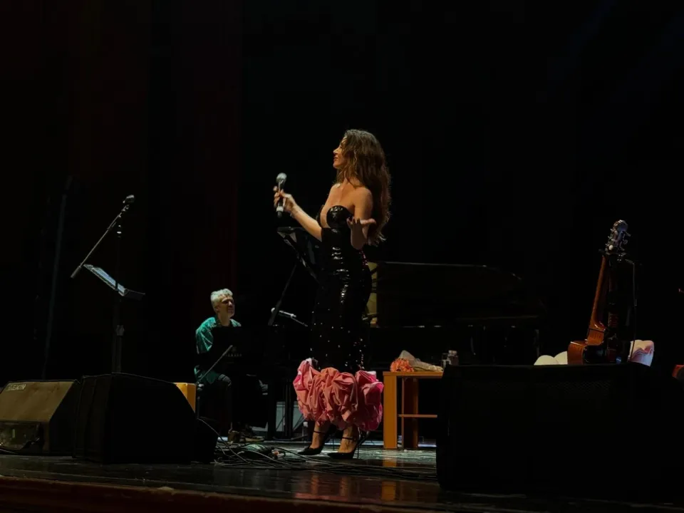 Gökçe Bahadır ve Emir Ersoy Bursa'da konser verdi