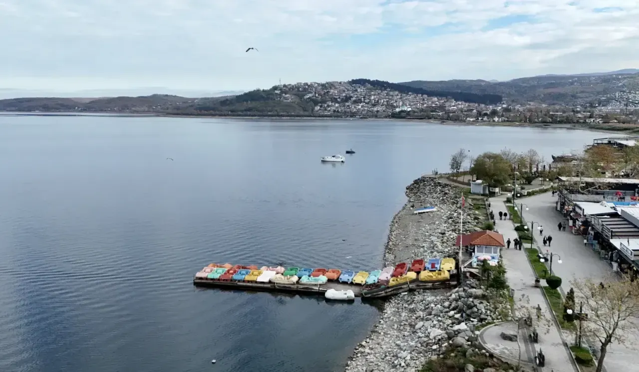 Gölden Kocaeli'ye bir yılda sağlanan su miktarı kadar kaynak yok oldu