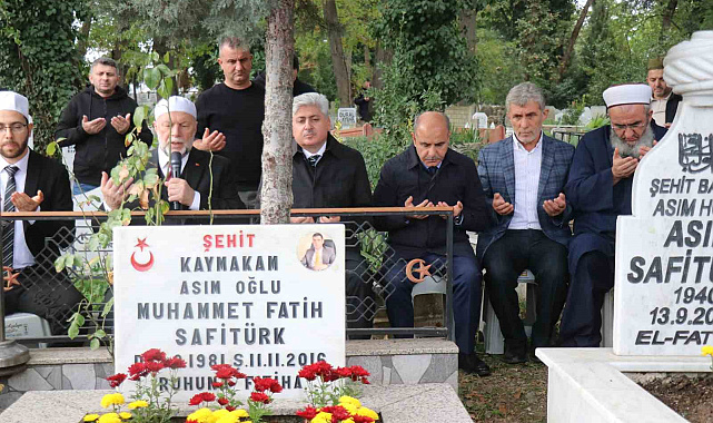 Görevi başında şehit edilen Kaymakam Safitürk, vefatının 9'uncu yılında kabri başında anıldı