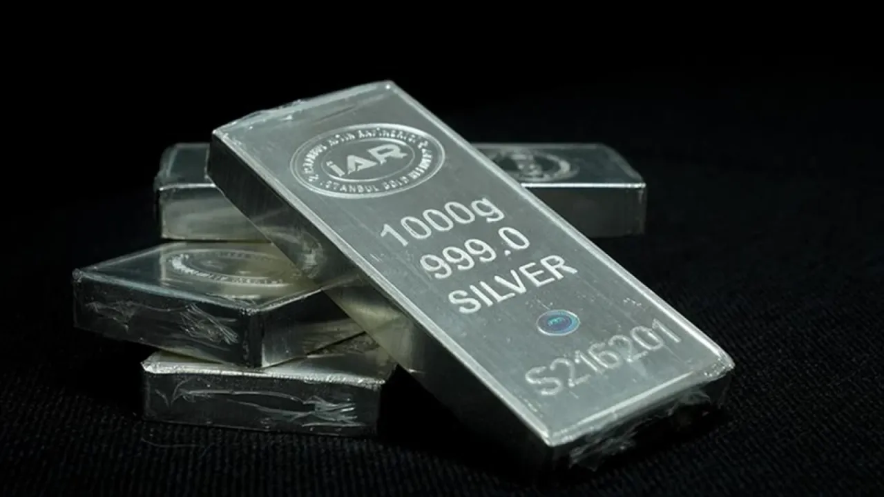 Gümüşün ons fiyatı 51 doları aşarak rekor kırdı