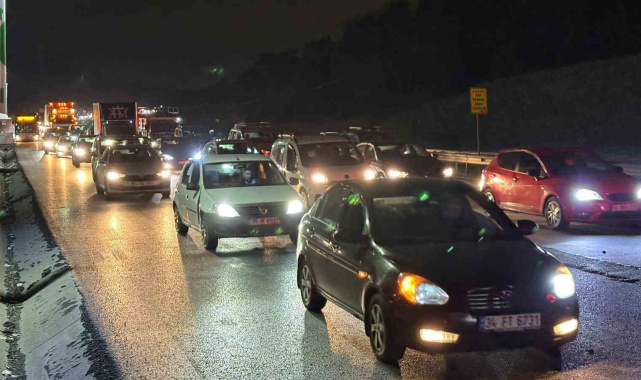 Habipler-Arnavutköy yolunda İSKİ kazı çilesi