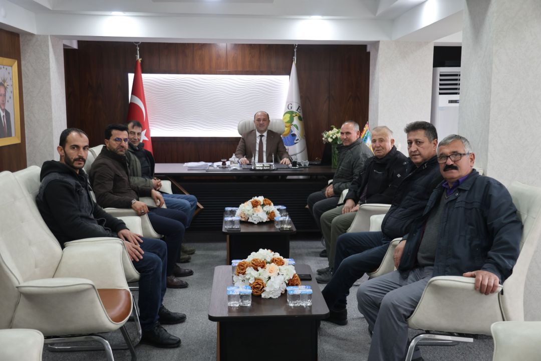 Halk Günü'ne yoğun ilgi: Başkan Yıldız vatandaş ile tek tek ilgilendi
