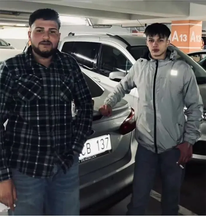 Hatay’da menfezde cesetleri bulunan 2 arkadaş toprağa verildi