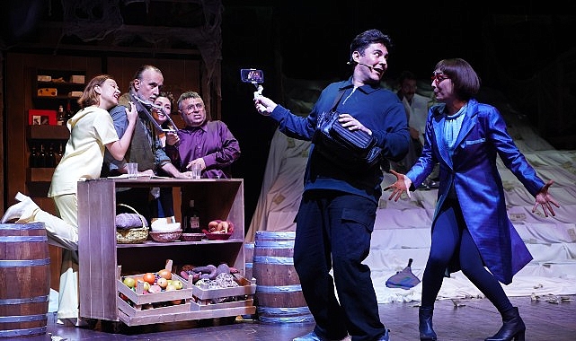 İBB Şehir Tiyatroları Kasım Ayında 35 Oyunu Seyirciyle Buluşturuyor